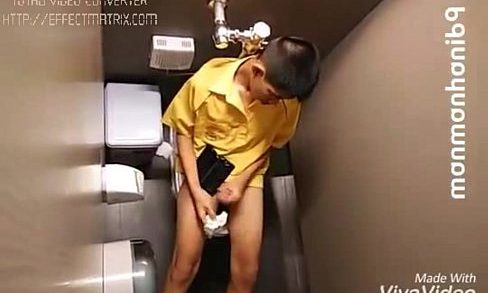 เกย์ กระจู๋เด็กนักเรียนชื่อดังกรุงเทพเปิดxvideos ดูแล้วชักว่าวกระจู๋ใหญ่ยาวเกินอายุจริงๆโดนมือดีปีนห้องน้ำห้างแอบถ่าย